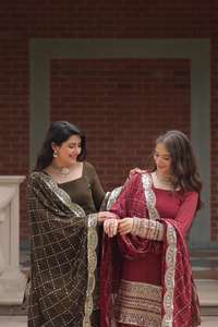 Lourd Designer Dernières Vêtements De Mariage Faux Georgette Heavy Sequence & Thread Broderie Work Top & Sharara Avec Fantaisie Dentelle Dupatta - Product Image 3