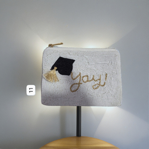 Venta al por mayor hecho a mano suave Gameday bolsa para fanáticos del deporte con cuentas personalizadas colores del equipo naranja cremallera portón trasero monedero con tarjetas - Product Image 4