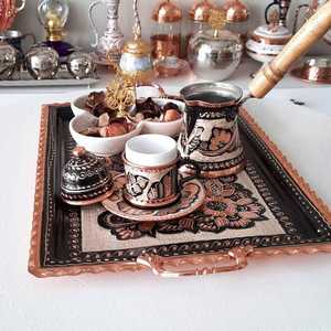 AALIYAN IMPEX Plateau de service en cuivre pur avec feuille d'or imprimée au centre pour la décoration de la console d'entrée moderne et antique Prix de gros - Product Image 1