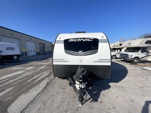 Camper pliable et étanche V-e-n-t-u-r-e- Rv S-o-ni-c Lite 150VRK 2023 d'occasion, prêt à la vente - Product Image 4