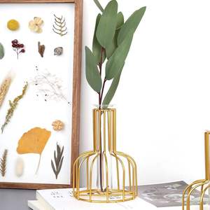 Soporte para Macetas de Metal de Alta Calidad, Estilo Ligero, Acabado con Recubrimiento de Polvo de Hierro, Perfecto para Decoración del Hogar, Jardín y Salones de Boda - Product Image 1