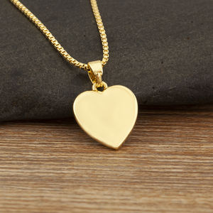 QIKU regalo unico oro placcato 18K collana pendente a forma di cuore con catena iniziale alla moda per le donne e gli uomini - Product Image 6