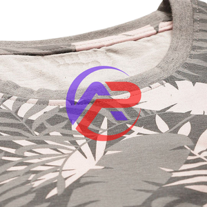 T-shirt personnalisé de haute qualité pour homme en coton et polyester, imprimé avec des motifs personnalisés, coupe ajustée, respirant, écologique, séchage rapide - Product Image 3