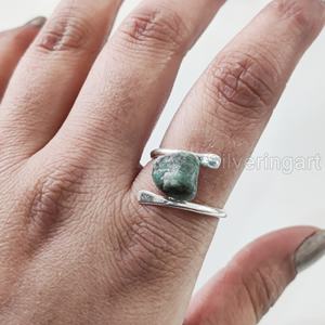 Bijoux en pierre brute bague pour femme pierre précieuse émeraude naturelle mai pierre de naissance croix bande déclaration bijoux bague en argent Sterling 925 - Product Image 2