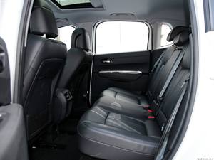 Excelente Peugeot 3008 Usado del 2016, SUV Usado con Excelente Historial de Servicio, Caja de Cambios Automática, Motor Turbo, Asientos de Cuero, Volante a la Izquierda - Product Image 5
