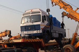 เครื่องขุดเจาะบ่อน้ำในรถบรรทุก200เมตรเครื่องเจาะโรตารี่สูงสุด200เมตรสำหรับการทำเหมือง - Product Image 2