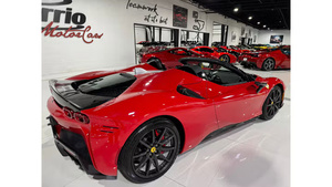 Coche usado seminueva certificado LHD/RHD 2023 Fer rari SF90 Spider Convertible AWD - Product Image 6