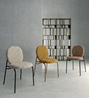 Chaise de salle à manger moderne de haute qualité avec pieds en métal durables, assise en tissu imperméable et dossier souple – Mobilier pour appartement et salle à manger