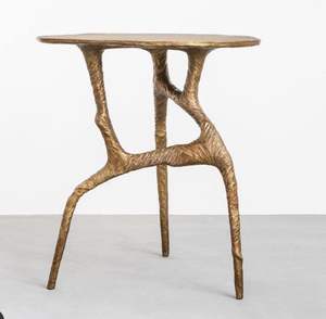 Mesa de latón de estilo tradicional, perfecta para habitaciones de estilo clásico con detalles artísticos para mayor sofisticación. - Product Image 5