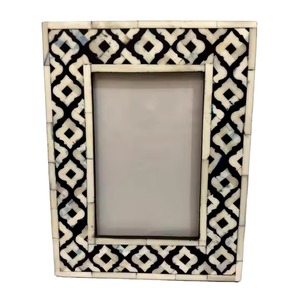 Cadre photo en os et résine avec des motifs complexes faits à la main, décoration élégante pour la maison, pour photos personnelles - Product Image 1
