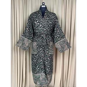 Cárdigan tipo bata de lana de yak para mujer, verde, con estampado paisley, cálido y cómodo para el invierno, con bolsillos originales, tejido ODM. - Product Image 1