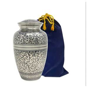 Urnes de crémation en métal biodégradable Fournitures funéraires faites à la main pour les cendres humaines Qualité d'exportation - Product Image 3
