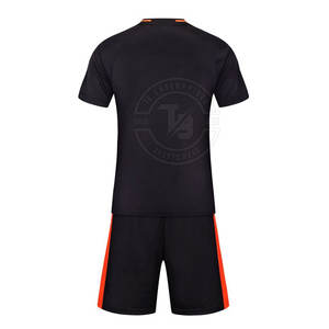 Uniforme de football à manches courtes respirant avec logo personnalisé, dernière conception de haute qualité, uniforme de football en polyester 100% - Product Image 2
