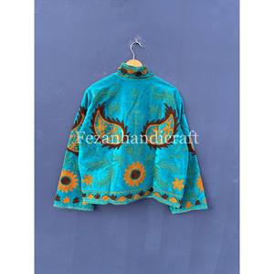 เสื้อแจ็คเก็ตปักลายดอกไม้ขายส่ง งานแฮนด์เมด เสื้อแจ็คเก็ตฤดูหนาวแบบ unisex บุด้วยผ้าฝ้ายด้านใน สไตล์โบฮีเมียน ฮิปปี้ มีกระเป๋าข้างสองข้าง - Product Image 6