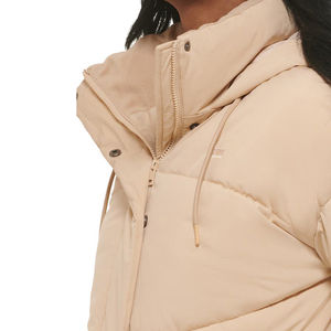 เสื้อแจ็คเก็ตพัฟเฟอร์สำหรับฤดูหนาว ดีไซน์เย็บติดกัน ระบายอากาศได้ดี ปี 2025 สำหรับผู้หญิง ปิดด้วยซิป ผลิตจากไนลอนคุณภาพสูง ผลิตในปากีสถาน รับผลิตแบบ OEM - Product Image 3