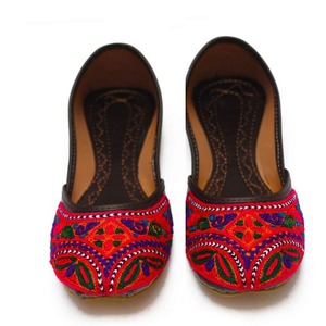 Bas quantité minimale de commande femmes chaussures léger Jutti raisonnable multicolore Khussa avec un nouveau Look élégant Khussa à la mode femmes Khussa - Product Image 3