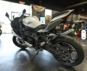 NINJA ZX-4RR ABS KRT Edition 2025-2026 de Alta Calidad, Lista para Exportar a Todo el Mundo - Product Image 4