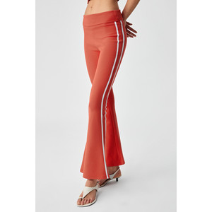 ETHIQUET AZUMA Pantalones deportivos de corte regular con ribete a rayas para mujer - Product Image 2