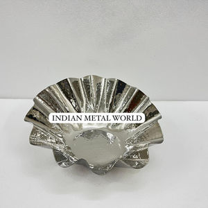 Vente chaude Moderne Décoratif Chocolat Bol De Service Prime Qualité Argent Métal Rond Chocolat Arc Hôtel Fournitures Bon Prix - Product Image 3