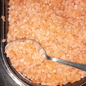 Sal de cristal blanco 100% orgánico natural del Himalaya comestible sal de mesa blanca del Himalaya Fabricación de alta calidad lámpara de sal natural - Product Image 1