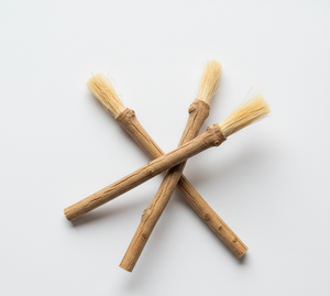 FreshEdge Bâton dentaire en bois biologique à base de plantes blanchissant soin des gencives Hygiène dentaire écologique Nettoyage buccal naturel Miswak frais - Product Image 3