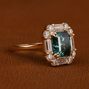 Anillo de compromiso de corte Asscher verde cultivado en laboratorio clásico chapado en oro de platino Anillo de diamante creado en laboratorio certificado IGI glamoroso - Product Image 2