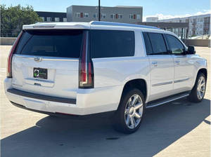 Usado 2016 C * adillac Escalade ESV Colección de lujo - Product Image 2