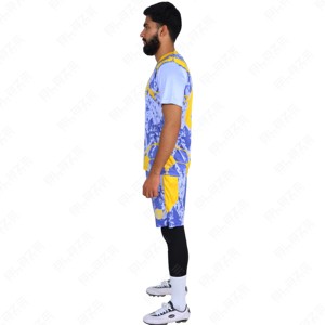Tenue de football entièrement sublimée à faible MOQ |   Maillot de football personnalisé |   Vêtements de sport professionnels respirants et à séchage rapide pour équipes, vente en gros - Product Image 4