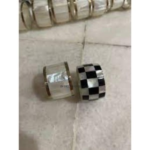 Anillos de Servilleta de Lujo Hechos en India, de Metal de Alta Calidad, Chapados en Oro, con Textura Martillada Única - Product Image 5