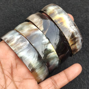 Brazaletes de Cuerno de Búfalo Natural, Joyería Artesanal de Cuerno de Búfalo - Product Image 1