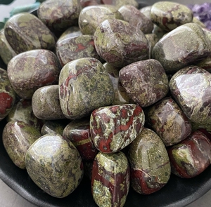 มังกรเลือดแจสเปอร์ Tumbled หินในราคาขายส่งที่มีคุณภาพพรีเมี่ยมสำหรับการทำสมาธิฮวงจุ้ยเรกิและจักระ - Product Image 3