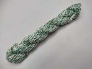 Vente en gros d'anneau écologique 27 29D 4A fil à tricoter en soie brute blanche Bojay Offre Spéciale à tricoter à la main pour broderie teint - Product Image 6