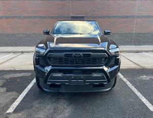 Toyota Tacoma TRD Off-Road HV 2024 USADO EN EXCELENTES CONDICIONES - Product Image 1