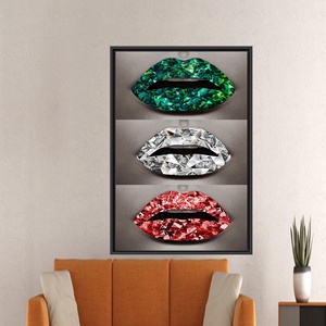 Affiche sur toile élégante pour chambre à coucher avec trois imprimés de lèvres chatoyants, encadrée en noir - Product Image 1