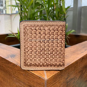 Portefeuille pour homme en cuir taillé à la main Portefeuille Cowboy en cuir véritable Portefeuille minimaliste en cuir véritable Outillage floral et géométrique - Product Image 3