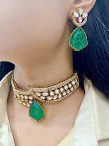 Inspiré par Celebrity Design Doublet Stone and Polki Choker Set And Boucles d'oreilles avec or et matériau en laiton polonais Mehendi - Product Image 5