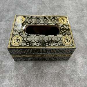 Boîte à mouchoirs en bois ethnique durable pour la décoration intérieure Rangement élégant du papier serviette pour les mariages et les repas - Product Image 1