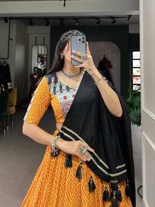 ชุดชานียาโชลีแบบกูจาราติสำหรับงานนาวราตรี ชุดเลเฮนกาโชลีแบบดั้งเดิมพร้อมสวมใส่สำหรับงานนาวราตรี - Product Image 5