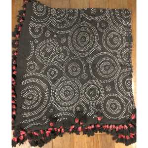 Pañuelo Cuadrado de Algodón Bandhani con Pompones, Diseño Circular en Tono Pizarra Oscuro, Estampado Digital a Mano, Estilo Musulmán, Patrón de Letras de Leopardo, Logotipo Personalizado - Product Image 5