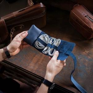 Organisateur de chargeur de rouleau de câble de luxe durable en cuir écologique pochette de voyage à cordon personnalisé LCH-0035C - Product Image 4