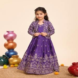 Precioso aspecto de seda Chinon con bordado de lentejuelas Niños Lehenga Choli Fabricante de Surat a la tarifa más baja - Product Image 1