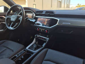 Audi Q3 quattro S line Prem Plus 45 TFSI 2022 en parfait état - Product Image 6