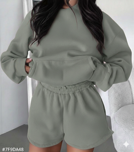 Ensemble de survêtement décontracté pour femme avec short, style urbain, coupe ample, 100% coton, pour une mode quotidienne moderne - Product Image 4