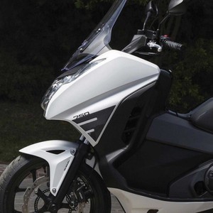 2 Pezzi Adesivi Protettivi Laterali in Resina 3D per Serbatoio Moto Honda Integra 750 Compatibili - Product Image 1