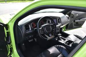 Charger SRT Hellcat Widebody Jailbreak 2023, Motor Hemi V8 Supercargado de 717 HP, Color Sublime, Sin Modificar - Product Image 6