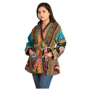 Veste Kantha indienne en coton faite à la main pour femmes Manteau court réversible vintage matelassé à fleurs Long pour tout l'hiver printemps automne - Product Image 5