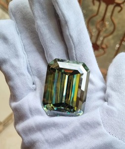 337.25 CTS Vert-Bleu Moissanite Emerald Cut | Moissanite en vrac | Pour bijoux Autre pendentif - Product Image 3