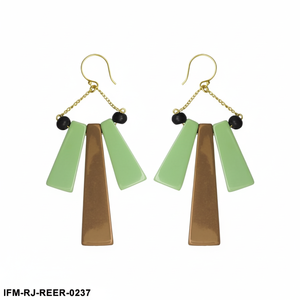 ชุดเครื่องประดับเรซิ่นสีน้ำเงินและสีเขียวทำมือ - สร้อยคอทรงกลมเรขาคณิตและต่างหูพร้อมสายทองเหลือง ของขวัญสำหรับเธอ - Product Image 2