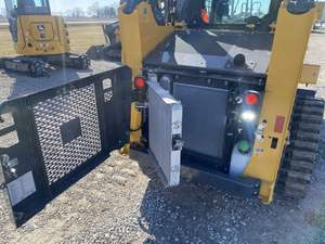 NOUVEAU 2025 pour John Deere 319D Bulldozer - Hydraulique Diesel - 65 CV - Cabine fermée avec chauffage/climatisation - Radio avec Bluetooth - Caméra de recul - Pompe - Product Image 4