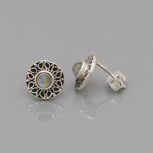 Boucles d'oreilles en argent sterling 925 de créateur indien fait à la main Rainbow Moonstone Clous ronds plaqués or au prix de gros - Product Image 5